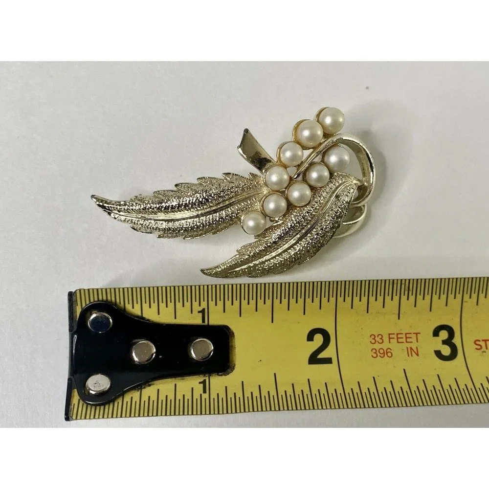 Coro Signed Brooch Silver‎ Tone Leaf Faux Pearl Pin